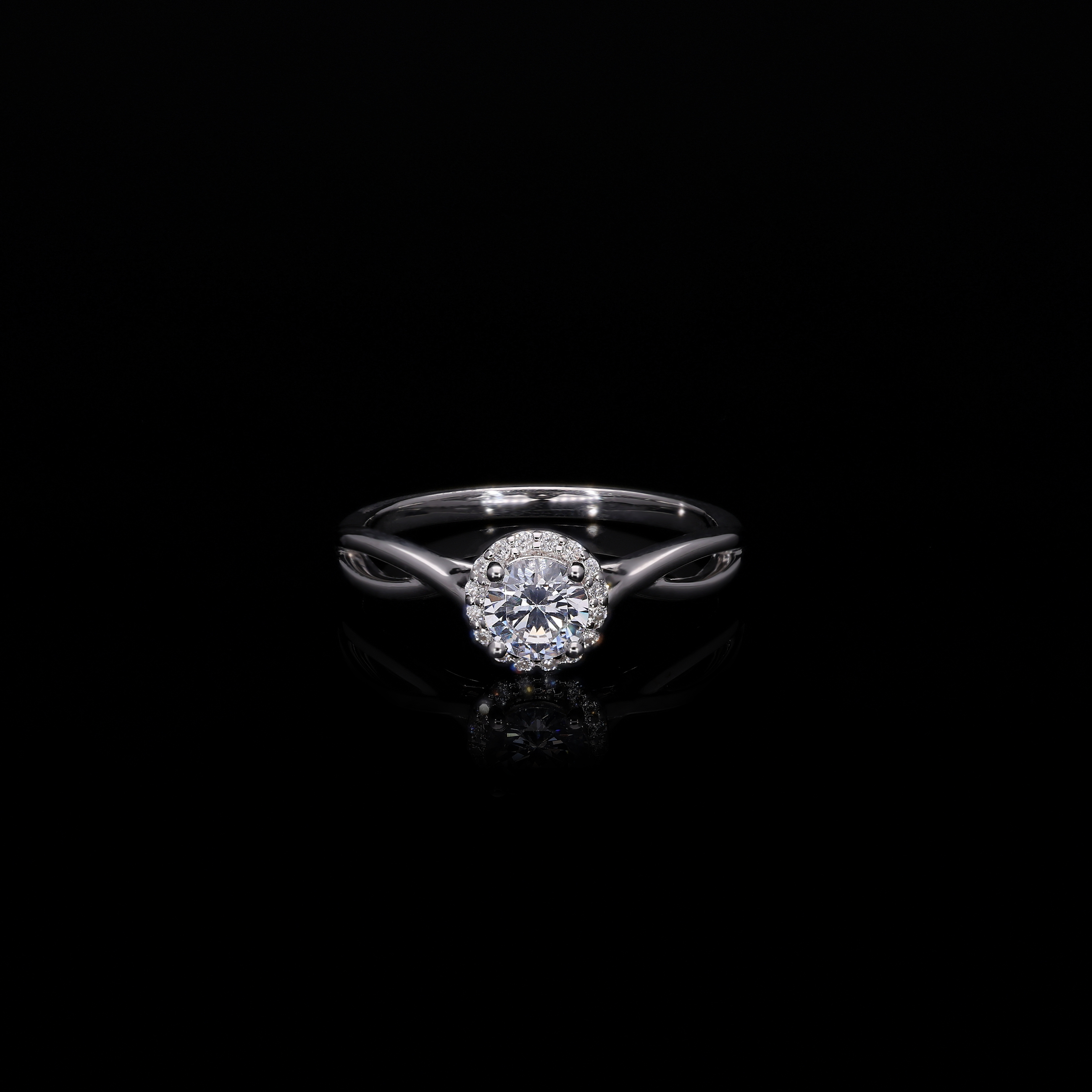 Round Solitaire Halo Diamond Ring